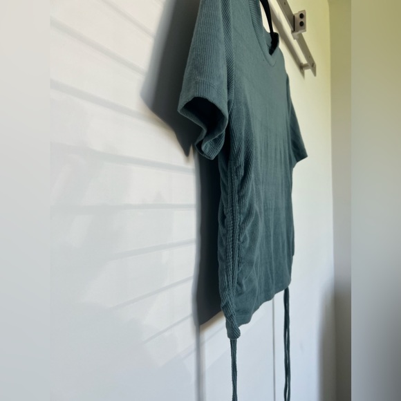 Zara Ribbed Side-Ruched Crop Tee - Picture 3 of 4